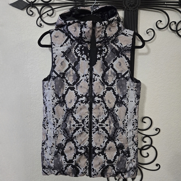 lululemon athletica Jackets & Blazers - LULULEMON The Fluffiest Down Vest | 6